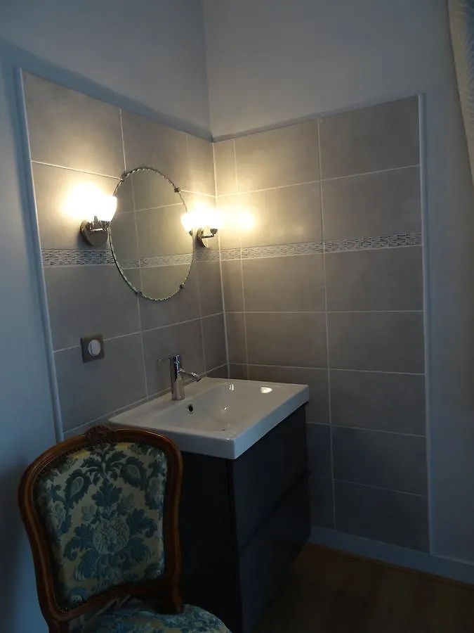 Hotel Chez Sylvie Sainte-Foy-lès-Lyon 0*,